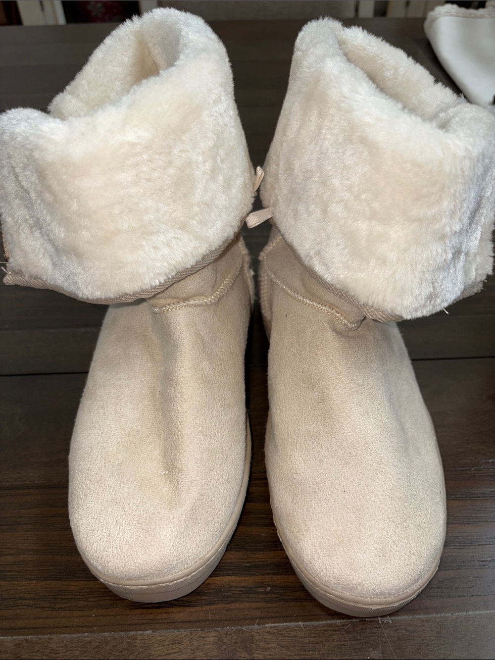 Cozy Women's Faux-Shearling Foldover Winter Boots - Cream